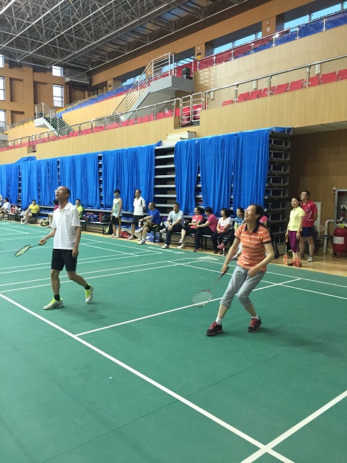  电信PO18
举办教职工羽毛球比赛