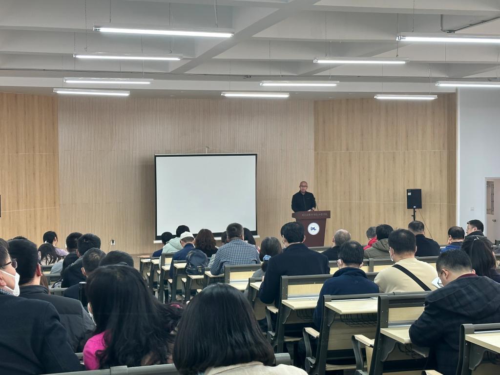 电信PO18
召开第八届教代会第三次会议