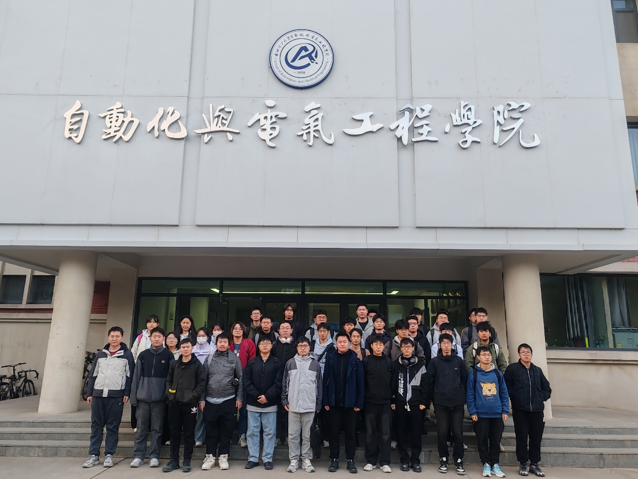 PO18
举办《机器人操作系统ROS》校企联合公开课